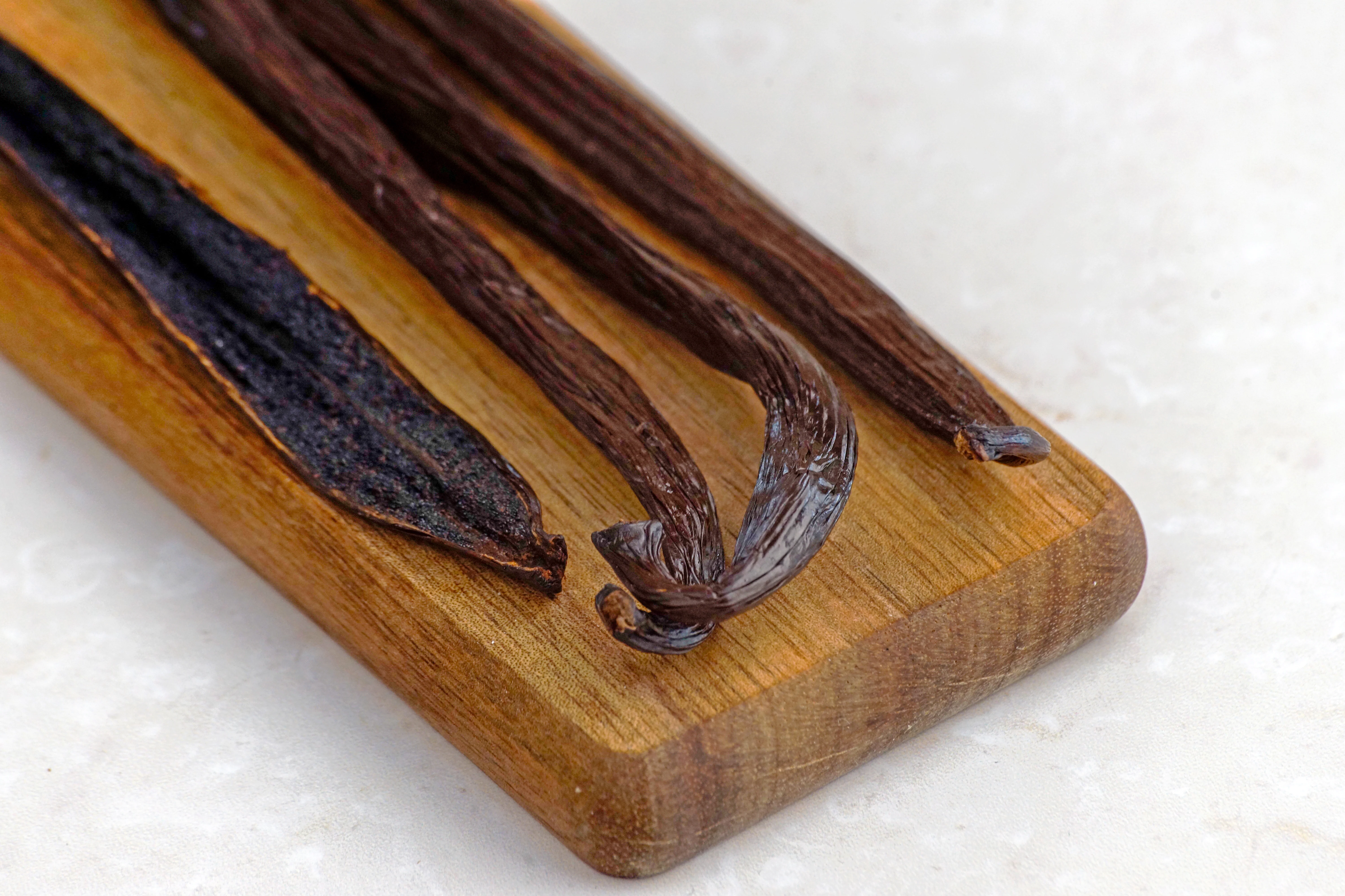 Costa Rica Vanilla Beans - Whole Grade A Hybrid Vanilla Pods for Vanilla Extract and Baking - Image 4
