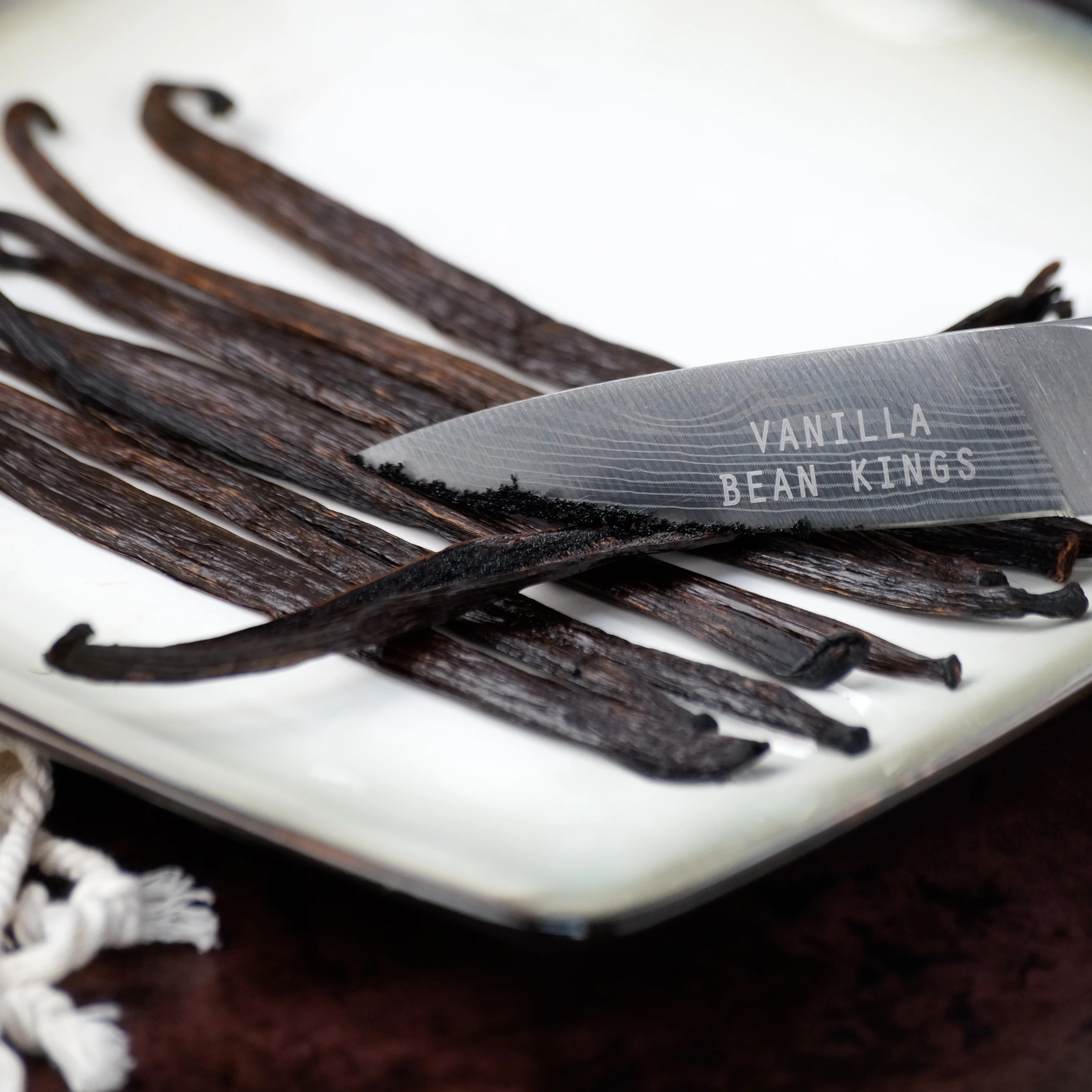 Tahitian Vanilla Beans - Whole Grade B Pods for Extract - Image 3